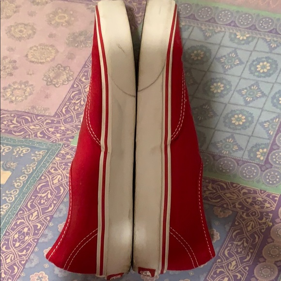 Red vans - Picture 2 of 4